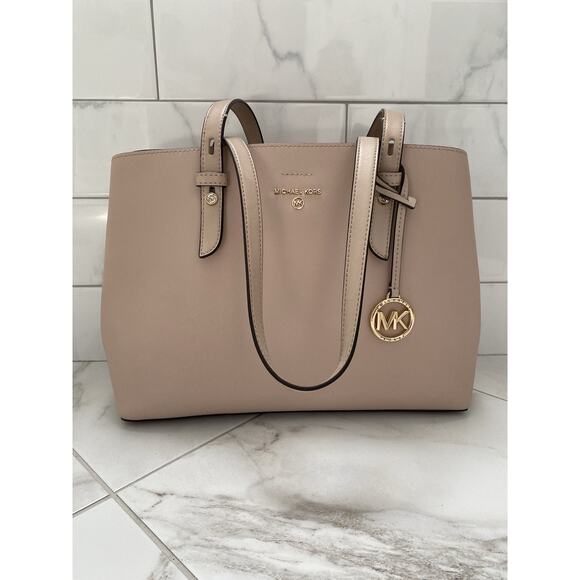 Michael Kors Saffiano Shoulder Beige Leather Tote Beige - Picture 1 of 14
